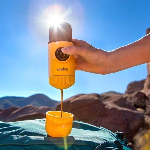 Портативная эспрессо-кофеварка Wacaco Nanopresso желтая WNANOYELLOW фото