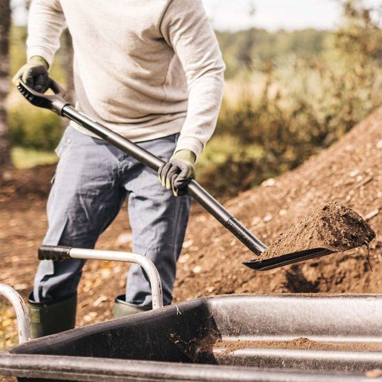 Лопата совкова Fiskars Ergonomic Pro (1066711) 1066711 фото