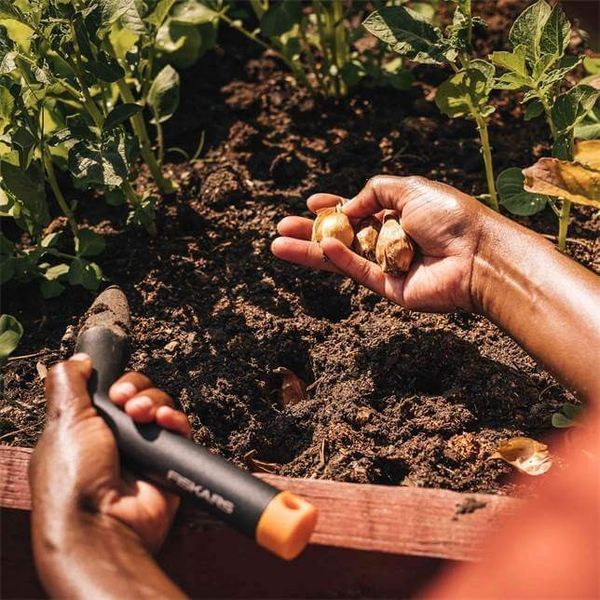 Саджалка-лункоутворювач Fiskars Solid&trade; (1057080) 1057080 фото