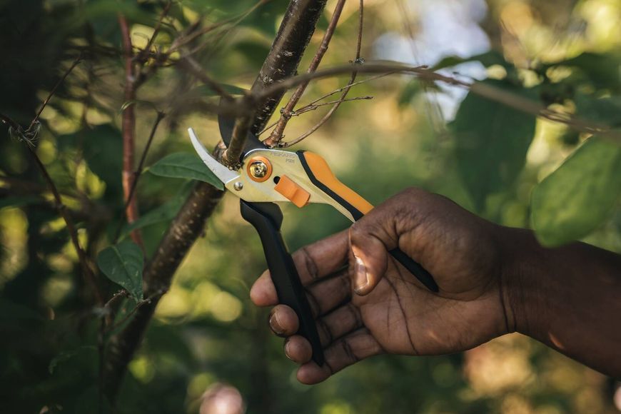 Площинний секатор суцільнометалевий Fiskars Solid &trade; P331 (1057163) 1057163 фото