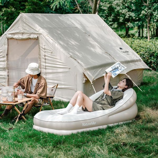 Матрац кемпінговий надувний одномісний Naturehike CNK2300DZ020, 180x90x60 см, бежевий із вбудованим насосом для надування 6976023922480 фото