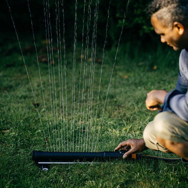 Дощувач Fiskars осцилюючий Fiskars X-Series L (1070831) 1070831 фото