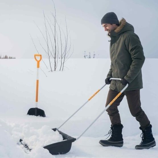 Скрепер-волокуша для уборки снега Fiskars SnowXpert 143021 (1003470) 1003470 фото