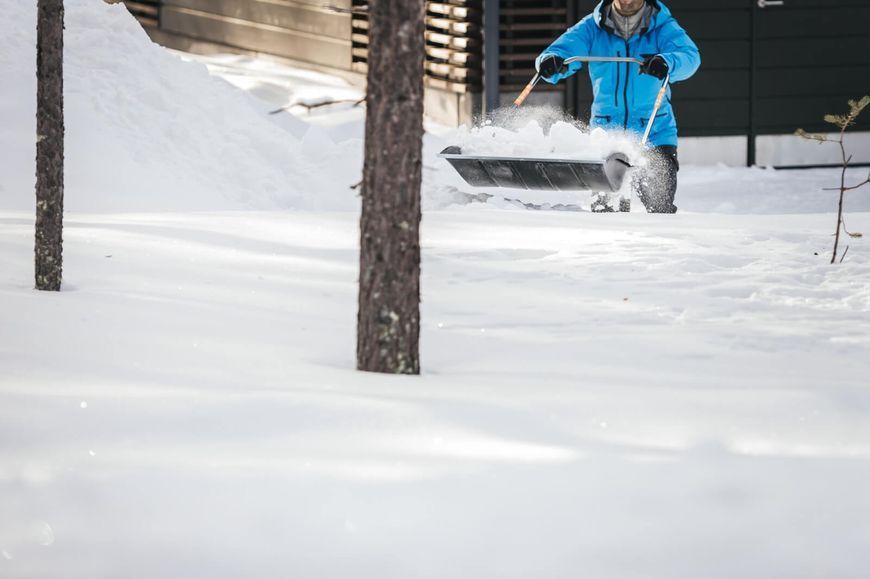 Скрепер-волокуша для уборки снега Fiskars SnowXpert 143021 (1003470) 1003470 фото