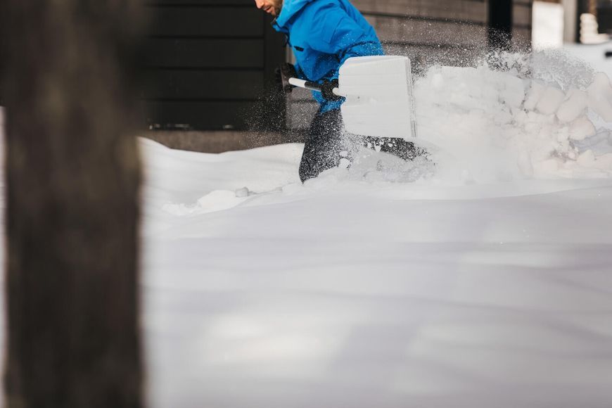 Скрепер-волокуша для уборки снега Fiskars SnowXpert 143021 (1003470) 1003470 фото