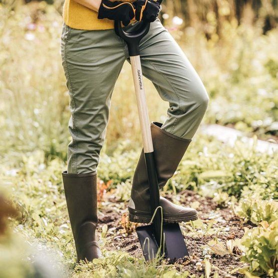 Лопата з дерев'яною ручкою Fiskars Solid&trade; (1066721) 1066721 фото