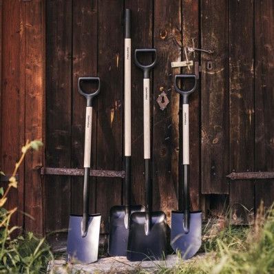 Лопата совкова з дерев'яною ручкою (L-подібна рукоятка) Fiskars Solid&trade; (1066724) 1066724 фото