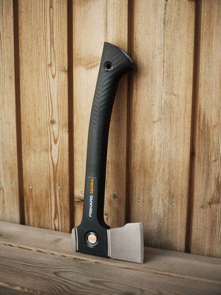 Топор универсальный Fiskars Ultra XU14 (1082130) 1082130 фото
