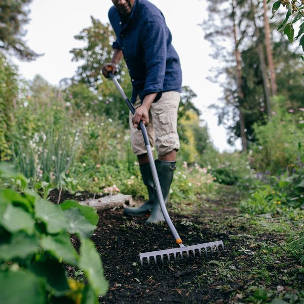 Граблі металеві S-ручка Fiskars Ergonomic (1077112) 1077112 фото