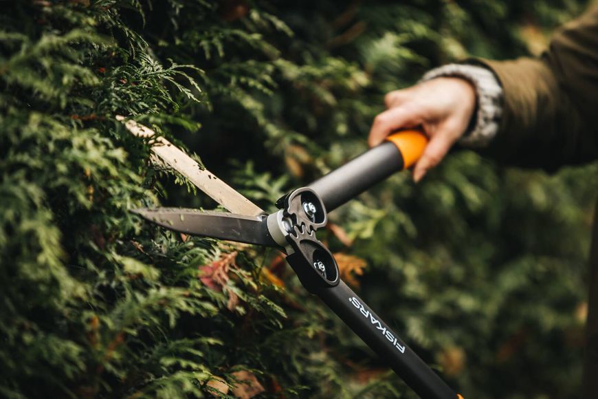 Ножницы для кустов Fiskars PowerGear&trade; с силовым приводом HS72 (114790) 1000596 1000596 фото
