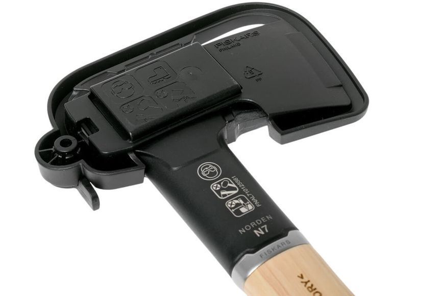 Подарунковий набір Fiskars Norden chopping axe N7 + sharpener SET 1051146 1051146 фото