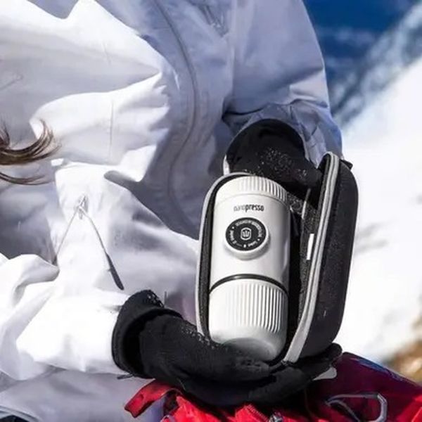 Портативна еспресо-кавоварка Wacaco Nanopresso біла з чохлом, механічна, для меленої кави WNANOWH фото