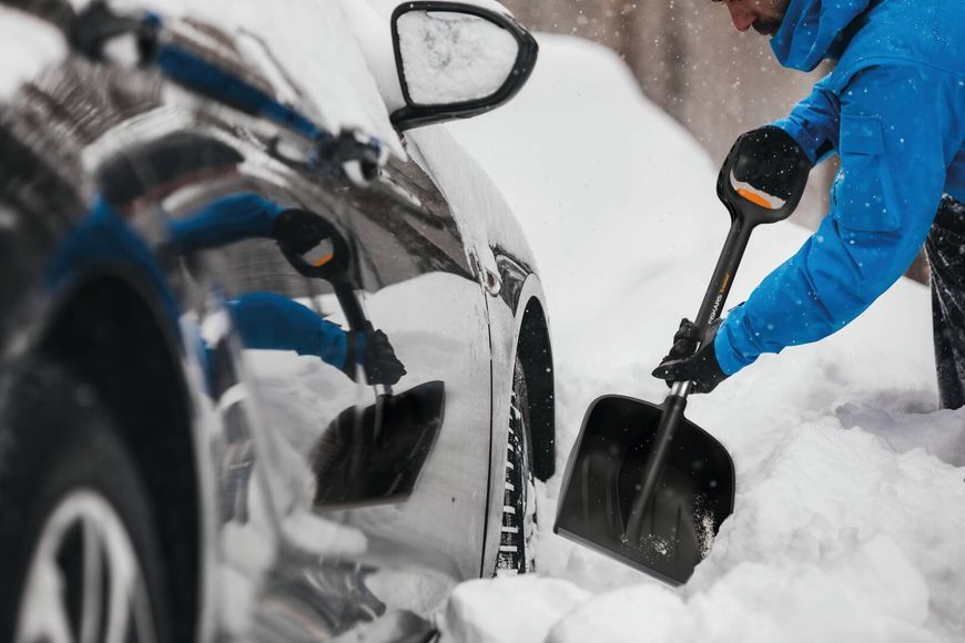 Автомобильная лопата телескопическая для снега Fiskars X-series&trade; 1057187 1057187 фото