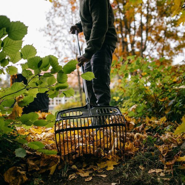 Лопата-грабли для листьев Fiskars Ergonomic (1077116) 1077116 фото
