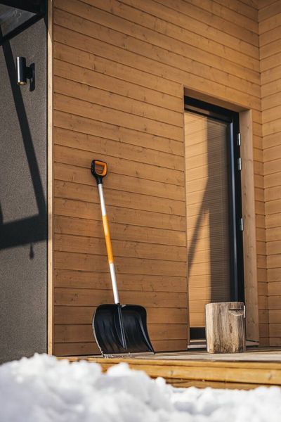 Скрепер для прибирання снігу Fiskars X-series &trade; (1057178) 1057178 фото