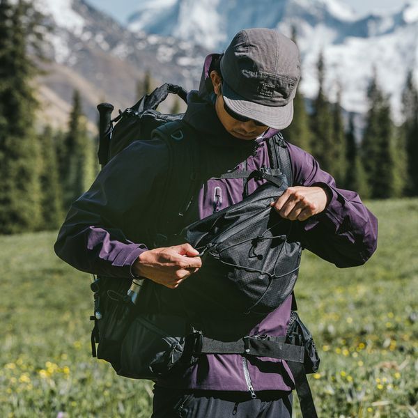 Рюкзак туристичний Naturehike Helium CNK2450XB014, 70 л, чорний, M 6975641883876 фото