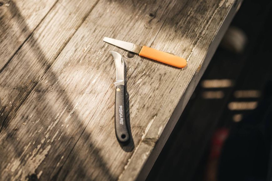Зігнутий ніж для щеплень Fiskars K62 125880 (1001623) 1001623 фото