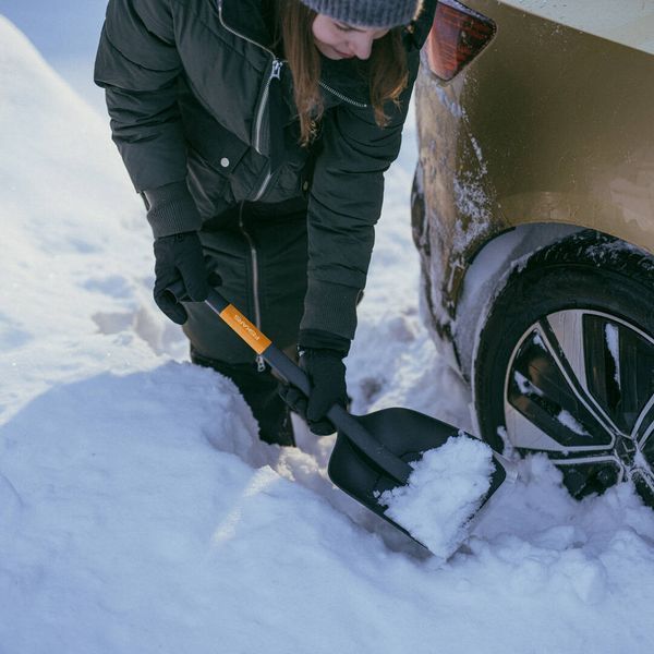 Автомобильная лопата Fiskars Plus (1079857) 1079857 фото
