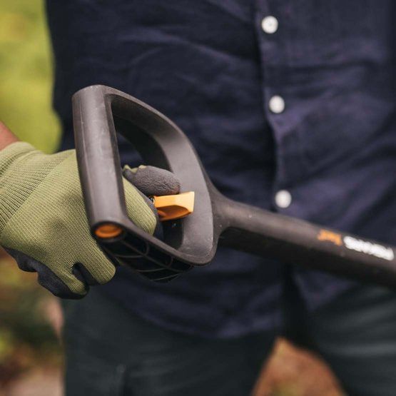 Телескопическая совковая лопата Fiskars Xact (1066734) 1066734 фото