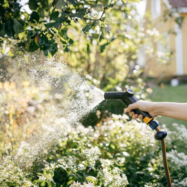 Пистолет-распылитель Fiskars для полива регулируемый (1070838) 1070838 фото